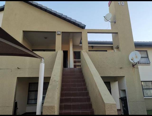 3 BEDROOM TOWNHOUSE FOR SALE IN OAKDENE